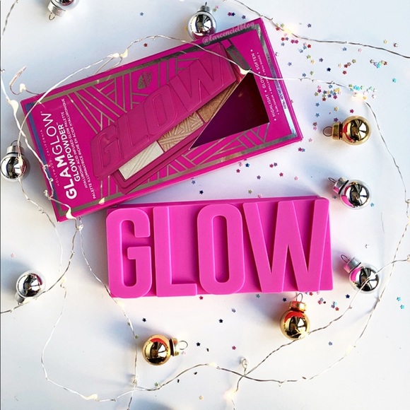 ๐๐HOST PICK ๐ฅณ๐๐New GlamGlow Glowpowder - Picture 7 of 17